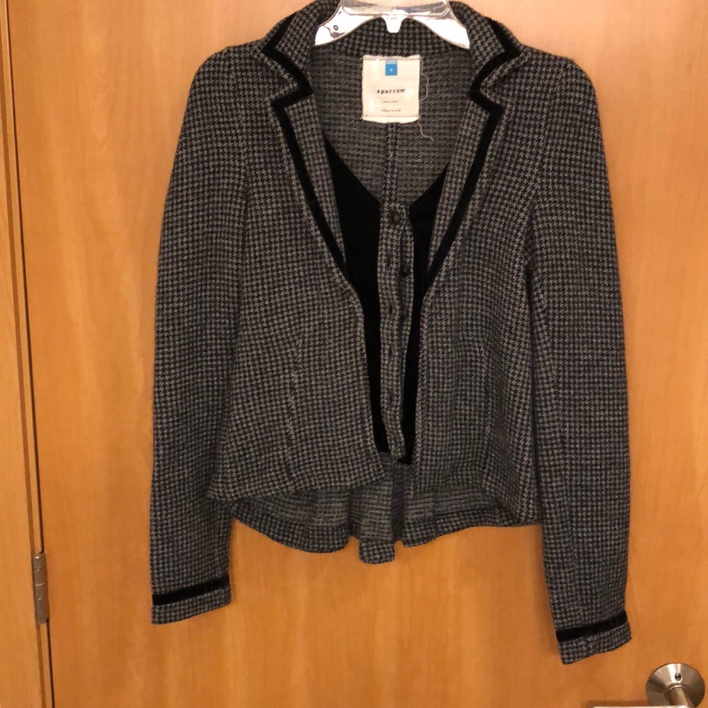 Very cute sparrow button up blouse